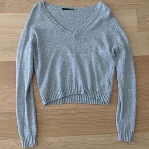 Brandy Melville Grey V-Neck Cropped Sweater
